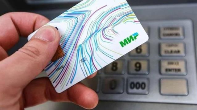ABD'nin yaptırım uyarıları sonrası kamu bankaları da Rus ödeme sistemi Mir'den çıktı